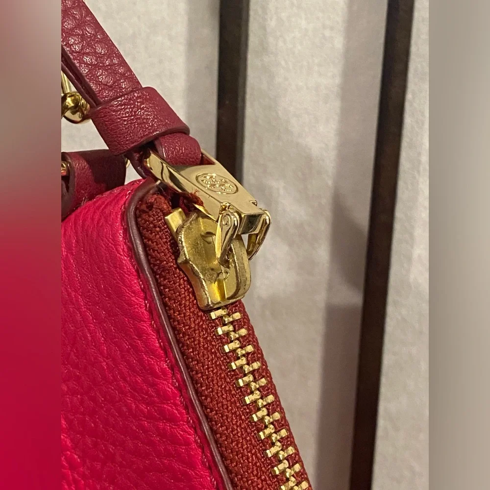 Tory Burch Fuchsia Landon Leather Wristlet - Picture 13 of 15